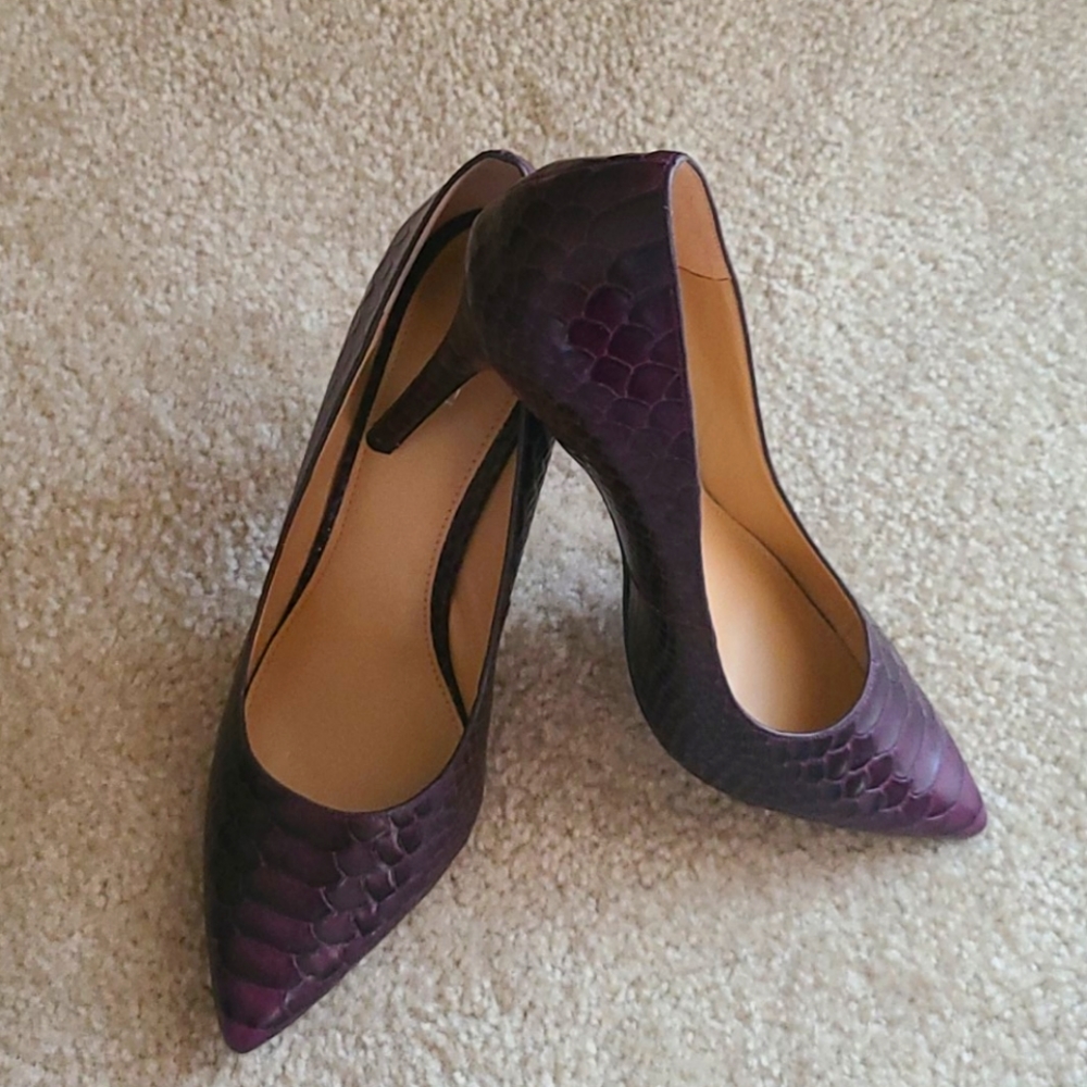 New Michael Kors Croc Patterned Purple-ish Pumps